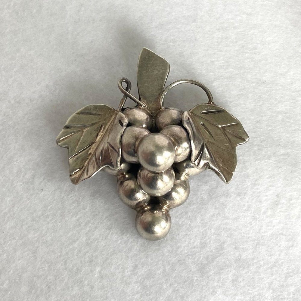 VTG Sterling Silver 925 Mexico Bunch Of Grapes Vine Fruit Brooch Pendant 14.5g